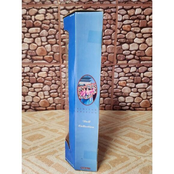 Dolls of All Nations - Korea - 1996 Limited Target Exclusive - 2nd Edition - Picture 3 of 6